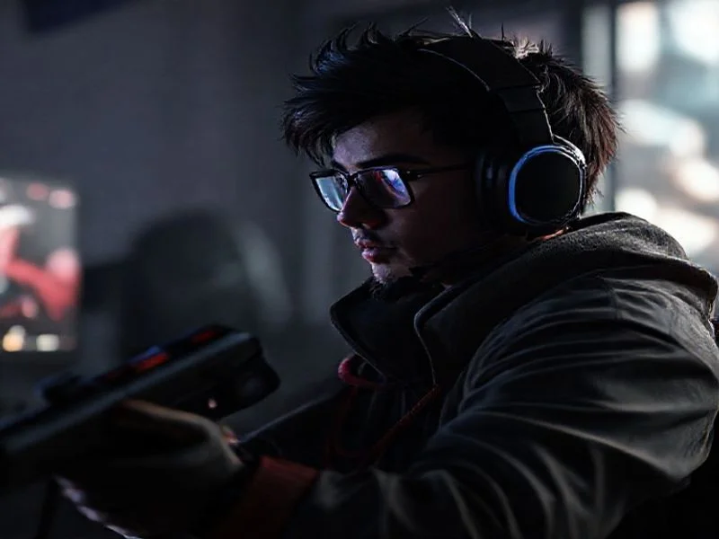 Holographic display of gaming awards